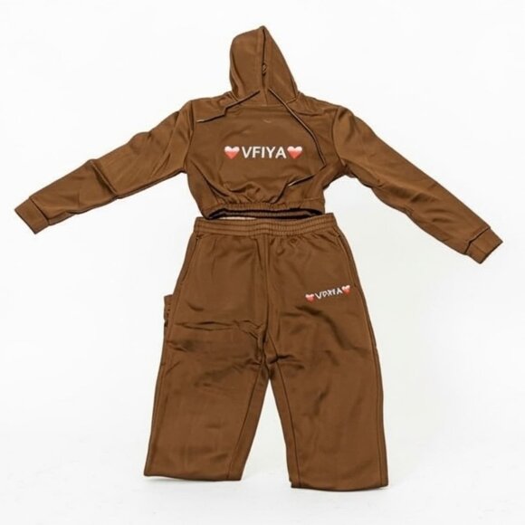 VFIYA Sweaters - NWT - VFIYA Women’s HEART EMOJI Premium & Cozy Cropped Sweatshirt + Jogger Set